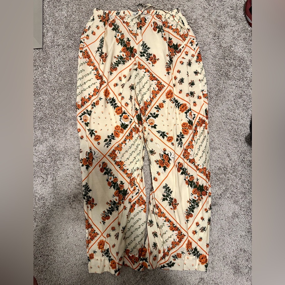 Abercrombie cream pattern pants